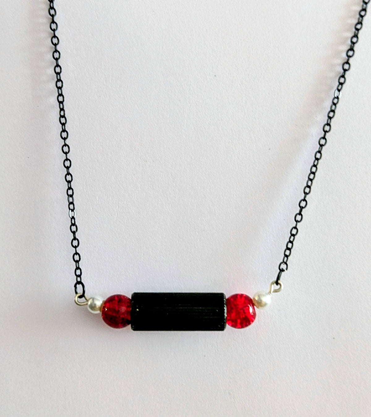 Black bridge well necklace
